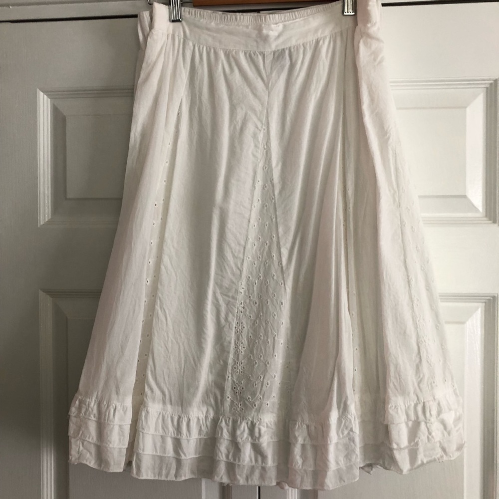 White lined skirt